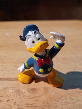 Vintage Walt Disney Productions Donald Duck PVC figurine